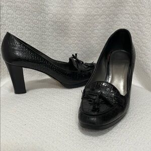 Ann Taylor Black Leather Loafer Croc-Embossed